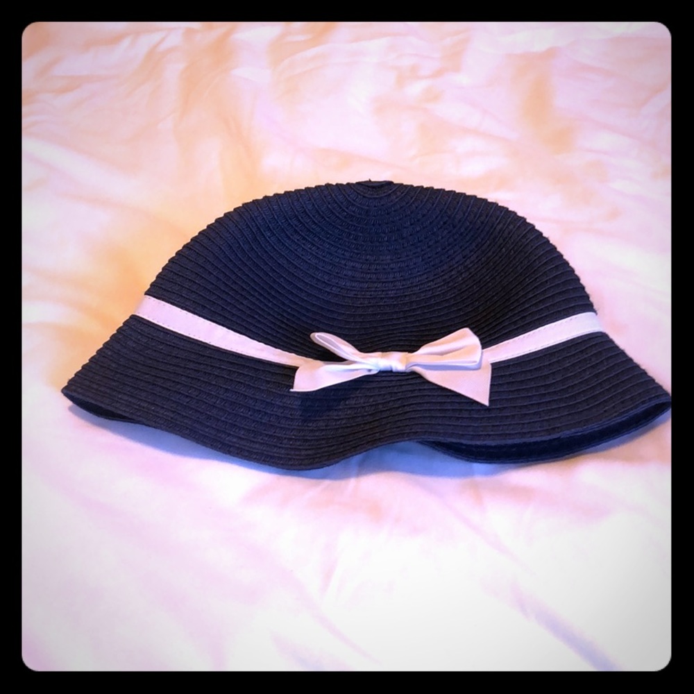 A 2T to 3 Janie and jack hat